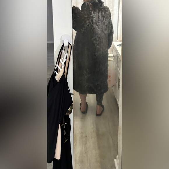 Vintage Saga Mink fur/ Outwear dark brown mink Coat/women size LG-XL (11) - Picture 10 of 17